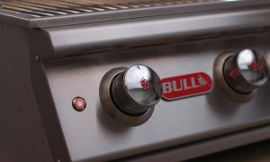 Bull 30" angus built-in grill w/ rotisserie and lights - image 3
